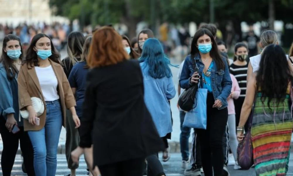 Καπραβέλος μαινόμενος: "Να μην μπορούν να μπουν πουθενά οι ανεμβολίαστοι – 73 ασθενείς περιμένουν κρεβάτι για ΜΕΘ"